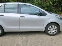Gebraucht Toyota Yaris 99 PS (72 kW) 2011 Silber Kleinwagen