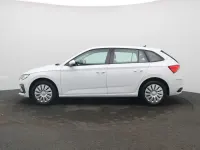 Gebraucht Skoda Scala Essence 116 PS (85 kW) 2025 Moonweiss metallic Kleinwagen