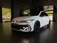 Gebraucht VW Golf VIII GTI 265 PS (194 kW) 2024 Weiß Limousine
