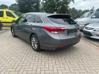 Gebraucht Hyundai i40 Trend 135 PS (99 kW) 2018 Titanum silver / met Kombi