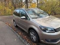 Gebraucht VW Touran 140 PS (102 kW) 2014 Gold Van / Kleinbus