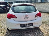 Gebraucht Opel Astra Edition 110 PS (80 kW) 2014 Weiß Kleinwagen