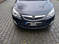 Gebraucht Opel Astra 116 PS (85 kW) 2011 Schwarz Kleinwagen