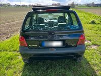 Second-hand Renault Twingo 58 CP (42 kW) 2002 Negru Hatchback