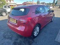 Gebraucht Mercedes A180 122 PS (89 kW) 2014 Rot Kleinwagen