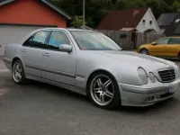 Gebraucht Mercedes E240 170 PS (125 kW) 2026 Grau Limousine