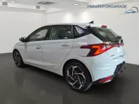 Gebraucht Hyundai i20 Intro Edition 101 PS (74 kW) 2021 Polar white Kleinwagen