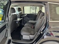 Gebraucht VW Touran Highline 150 PS (110 kW) 2023 Schwarz Van / Kleinbus