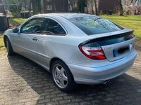 Gebraucht Mercedes C180 143 PS (105 kW) 2004 Silber Coupé