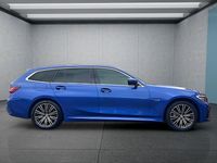 Gebraucht BMW 330e 252 PS (185 kW) 2022 Blau Kombi