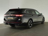 Gebraucht VW Passat R-line 150 PS (110 kW) 2025 Schwarz Kombi