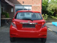 Gebraucht Toyota Yaris 99 PS (72 kW) 2012 Rot Kleinwagen