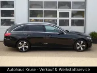 Gebraucht Mercedes C220 197 PS (144 kW) 2023 Schwarz Limousine