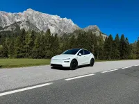 Gebraucht Tesla Model Y Standard Range 220 kW (300 PS) 2025 Weiß SUV