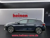 Używany Cupra Leon VZ 300 KM (220 kW) 2022 Niebieski Sedan/Limuzyna