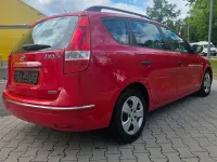 Używany Hyundai i30 90 KM (66 kW) 2009 Czerwony Kombi