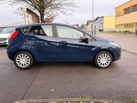 Gebraucht Ford Fiesta Trend 101 PS (74 kW) 2015 Blau Kleinwagen