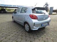 Gebraucht Mitsubishi Space Star Select 71 PS (52 kW) 2024 Silber Limousine