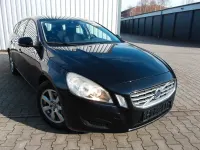 Używany Volvo V60 150 KM (110 kW) 2012 Czarny Kombi