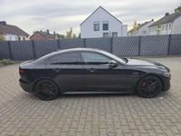 Gebraucht Jaguar XE R-Dynamic 204 PS (150 kW) 2023 Schwarz Limousine