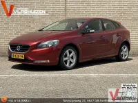 Gebraucht Volvo V40 114 PS (83 kW) 2013 Rot Limousine