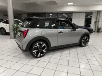Gebraucht Mini Cooper S Favoured 204 PS (150 kW) 2025 Melting silver iii Kleinwagen