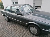 Gebraucht BMW 325 122 PS (89 kW) 1985 Grau Coupé