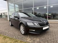 Gebraucht Skoda Octavia Drive 116 PS (85 kW) 2017 Schwarzmagic perleffekt Kleinwagen