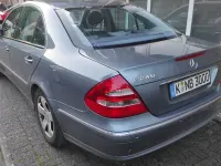 Gebraucht Mercedes E240 Avantgarde 177 PS (130 kW) 2002 Blau Limousine