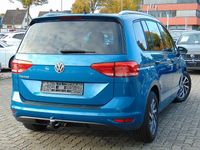 Gebraucht VW Touran Sound 116 PS (85 kW) 2017 Blau Van / Kleinbus