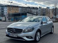 Gebraucht Mercedes A200 136 PS (100 kW) 2015 Polarsilber Limousine