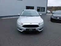 Usado Ford Focus Business Edition 95 CV (69 kW) 2015 Plateado Berlina