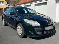 Gebraucht Renault Mégane 101 PS (74 kW) 2010 Grün Limousine