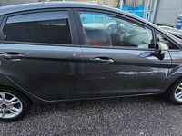 Gebraucht Ford Fiesta Celebration 101 PS (74 kW) 2017 Grau Kleinwagen