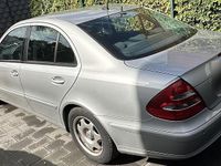 Gebraucht Mercedes E270 177 PS (130 kW) 2004 Silber Limousine