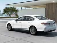 Gebraucht BMW 550e Sport Line 489 PS (359 kW) 2024 Alpinwe uni Limousine