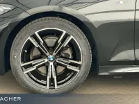 Gebraucht BMW 320 M Sport 184 PS (135 kW) 2025 Saphirschwarz metallic Limousine