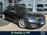 Gebraucht BMW 520 Sport Line 197 PS (144 kW) 2024 Grau Limousine