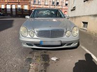 Gebraucht Mercedes E220 150 PS (110 kW) 2003 Silber Limousine