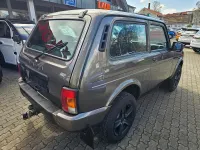 Gebraucht Lada niva 83 PS (61 kW) 2021 Koriander metallic SUV