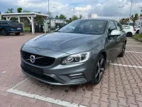 Gebraucht Volvo V60 R-Design 190 PS (139 kW) 2019 Grau Kombi