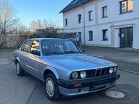 Gebraucht BMW 316 Basis 99 PS (72 kW) 1990 Blau Limousine