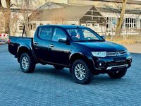 Gebraucht Mitsubishi L200 178 PS (130 kW) 2014 Schwarz Pickup