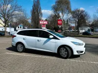 Gebraucht Ford Focus Trend 125 PS (91 kW) 2016 Weiß Kombi