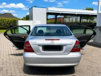 Usado Mercedes E200 136 CV (100 kW) 2009 Plateado Berlina
