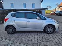 Gebraucht Hyundai ix20 Edition 90 PS (66 kW) 2012 Silber Kleinwagen