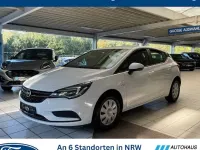 Używany Opel Astra Selection 110 KM (80 kW) 2017 Biały Sedan/Limuzyna