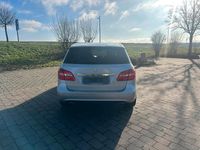 Gebraucht Mercedes B250 211 PS (155 kW) 2013 Silber Van / Kleinbus