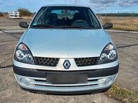 Gebraucht Renault Clio II 58 PS (42 kW) 2003 Silber Kleinwagen