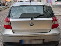 Gebraucht BMW 118 122 PS (89 kW) 2005 Silber Kleinwagen